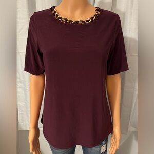 Pretty Perseption Concepts size S wine color short sleeve gold chain neckline